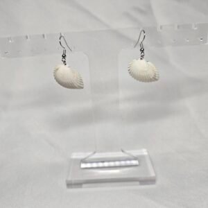 Seashell dangle earrings