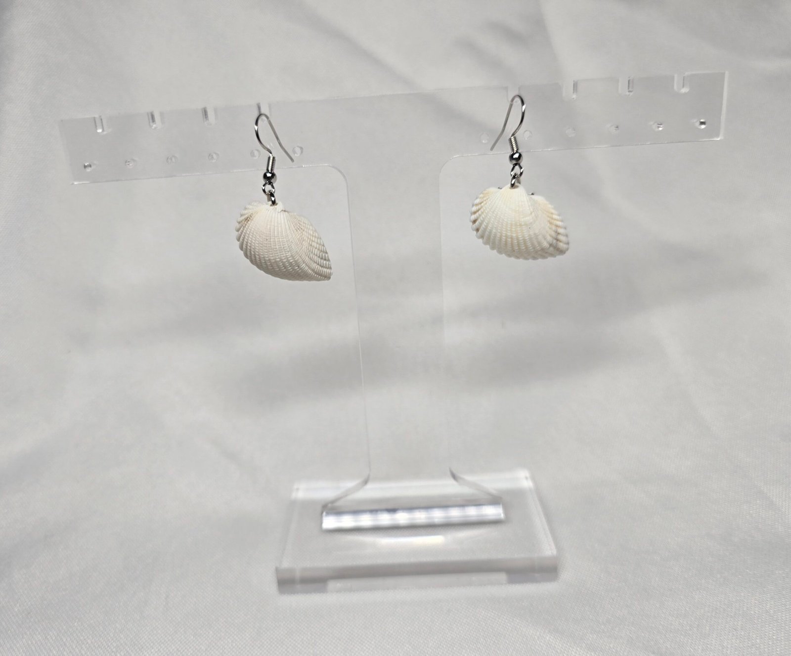 Seashell dangle earrings